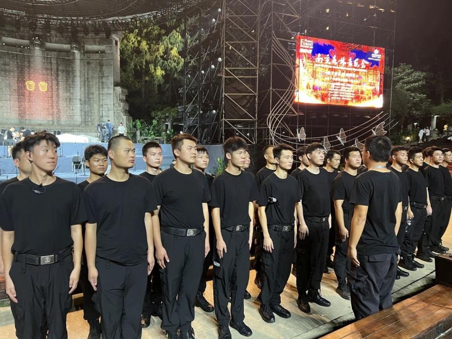 C:/Users/Administrator/Desktop/臺風(fēng)“貝碧嘉”來襲，南京保安積極應(yīng)對，“守”護(hù)萬家團(tuán)圓！/10.jpg10