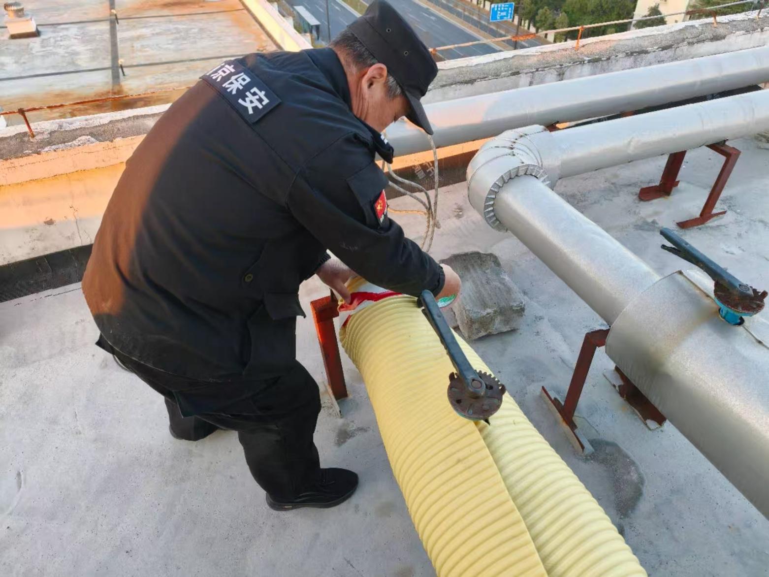 E:/25.12.10后 上傳網(wǎng)站留存/筑牢安全防線 護(hù)航平安元旦——南京市保安服務(wù)有限公司召開元旦節(jié)前安全生產(chǎn)專題部署會議/14_5.jpg14_5