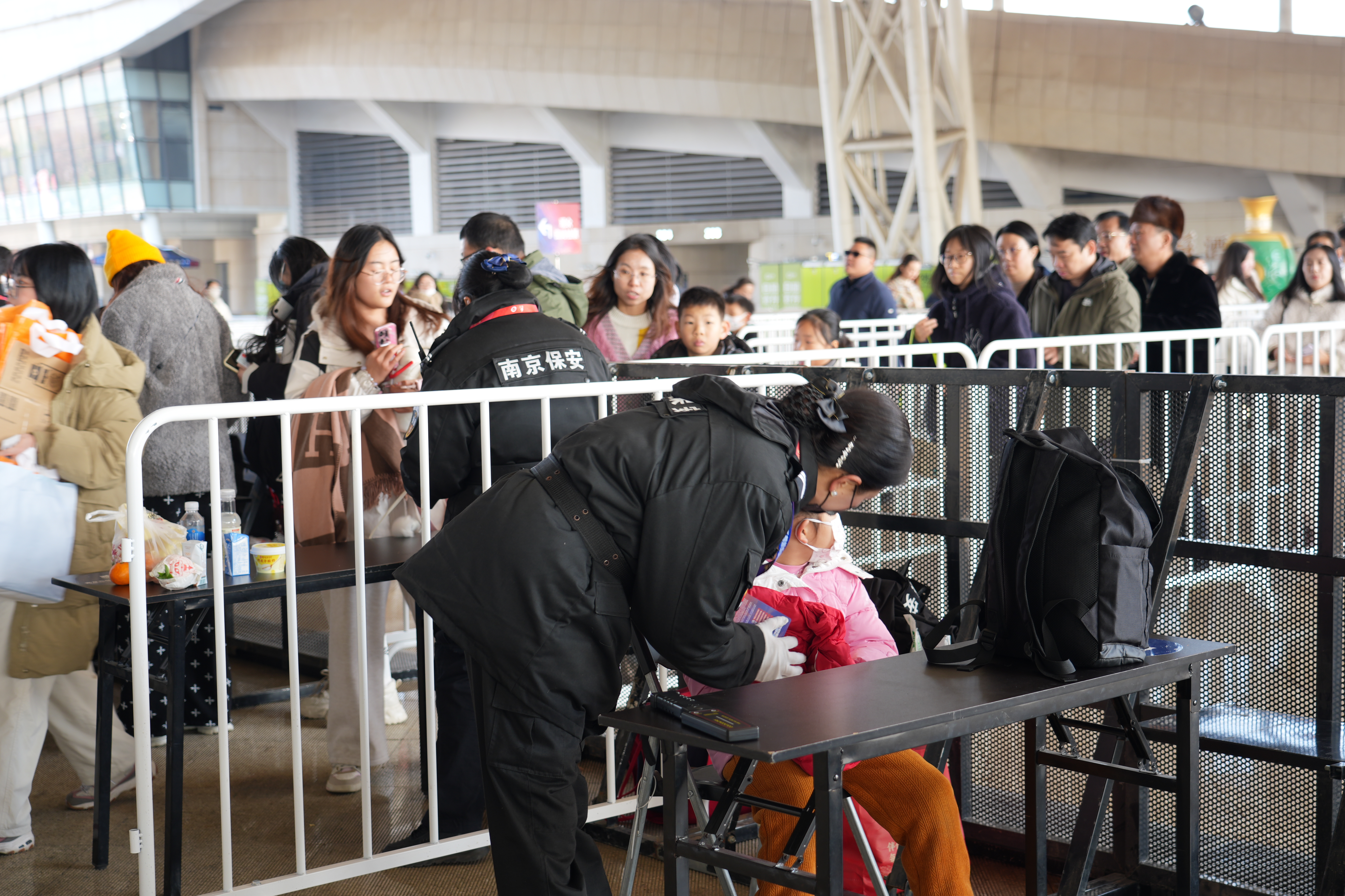 E:/25.12.10后 上傳網(wǎng)站留存/“安保鐵軍、硬核保障”2025系列報道四十一——乒超巔峰對決耀金陵 南京市保硬核護(hù)航筑平安/DSC06736.JPGDSC06736